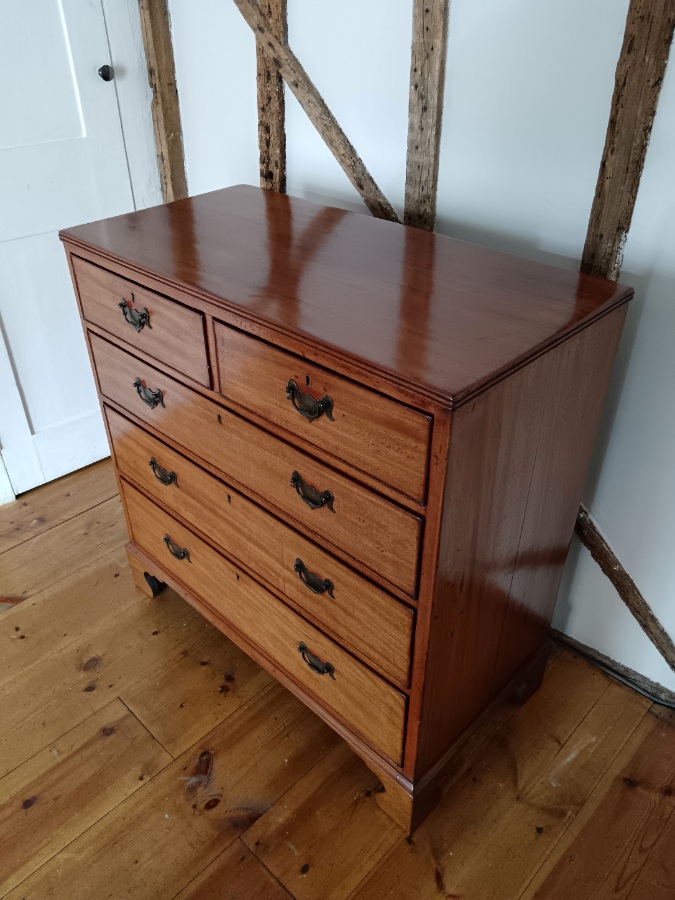 Georgian Mahogany Chest of Drawers of small proportions (13).jpg